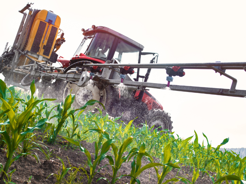 máquinas e implementos agrícolas para otimizar o trabalho