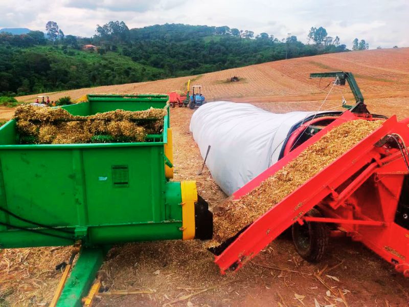 como encher silo bolsa​ com milho